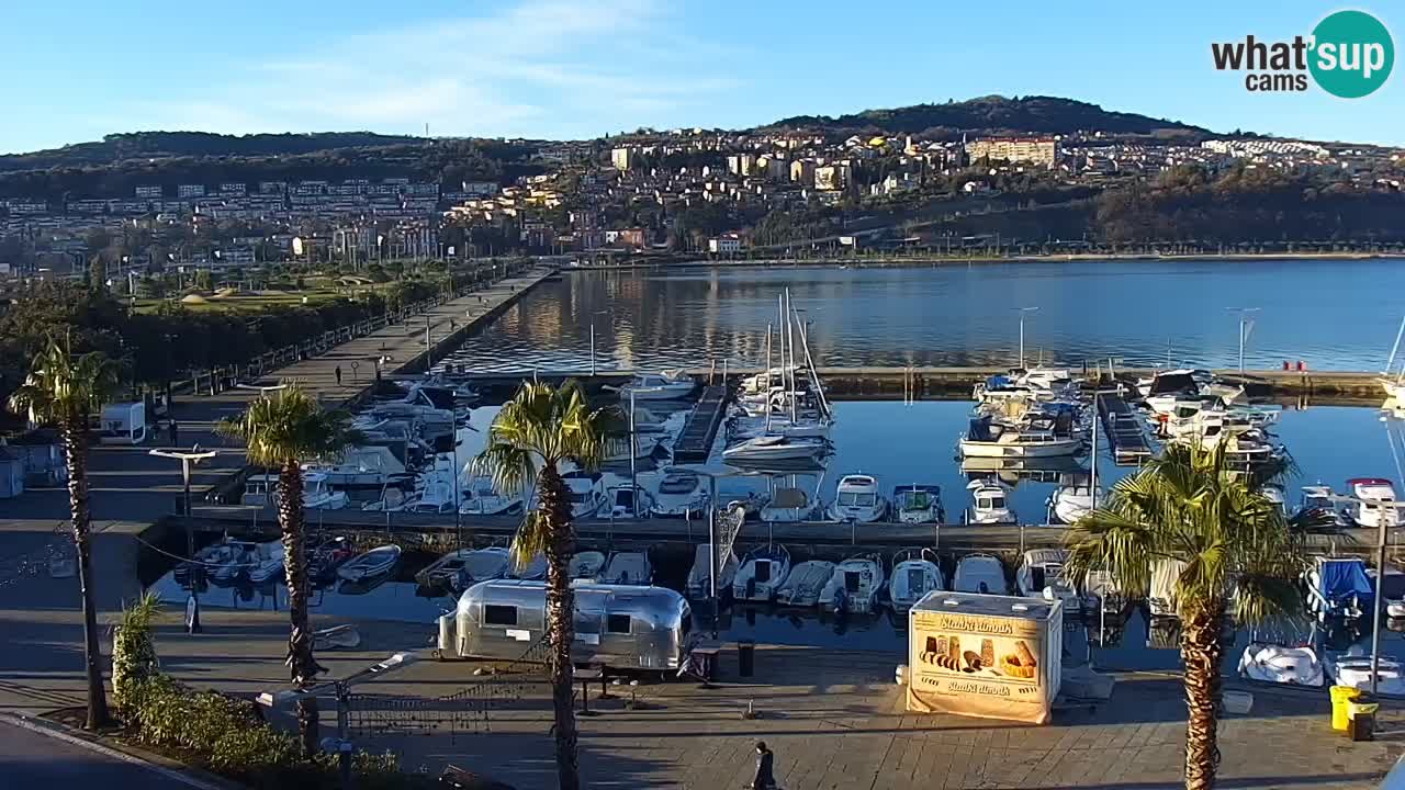 Webcam Koper – Panorama des Jachthafens und der Promenade vom Hotel Grand Koper