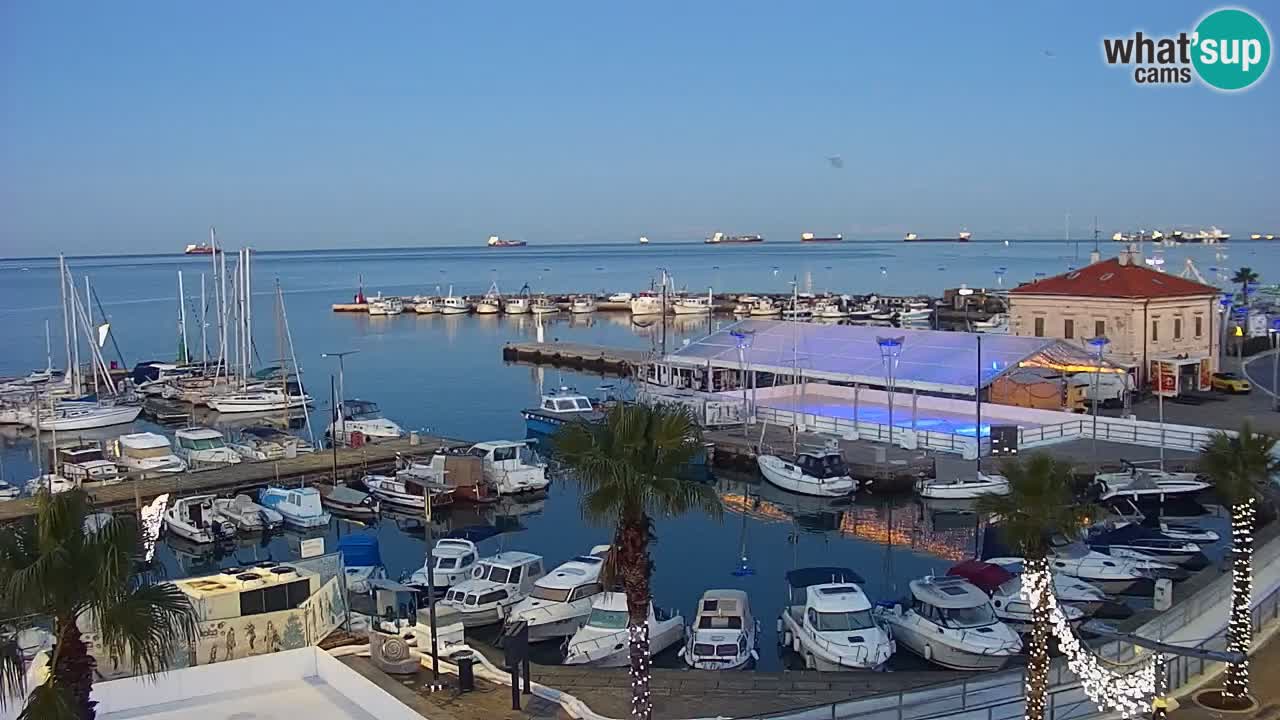 Webcam Koper – Panorama de la marina et de la promenade depuis le Grand Hotel Koper