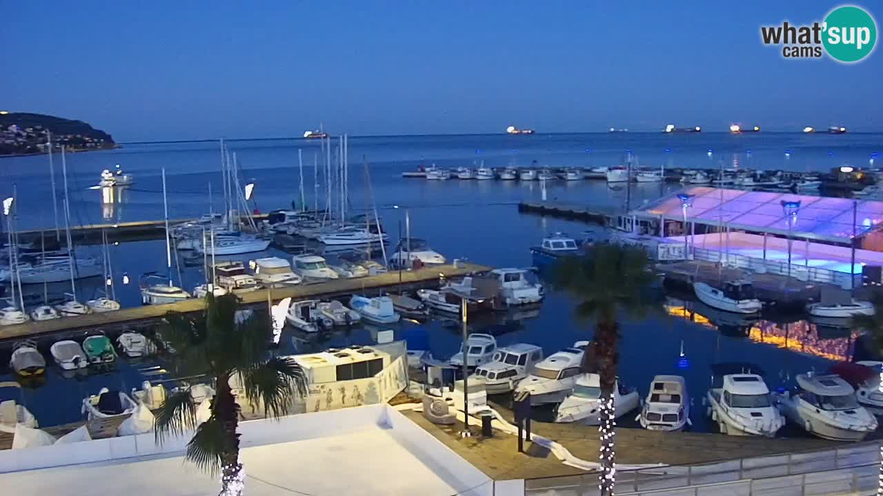 Webcam Koper – Panorama of the marina and promenade from the Grand Hotel Koper