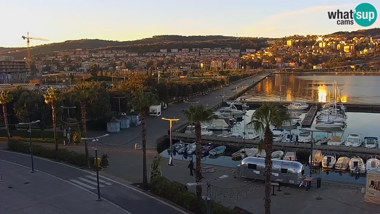 Webcam Koper – Panorama of the marina and promenade from the Grand Hotel Koper