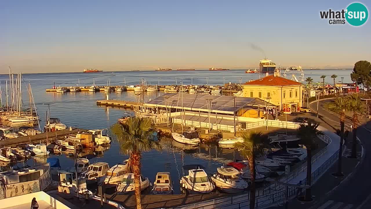 Webcam Koper – Panorama de la marina et de la promenade depuis le Grand Hotel Koper