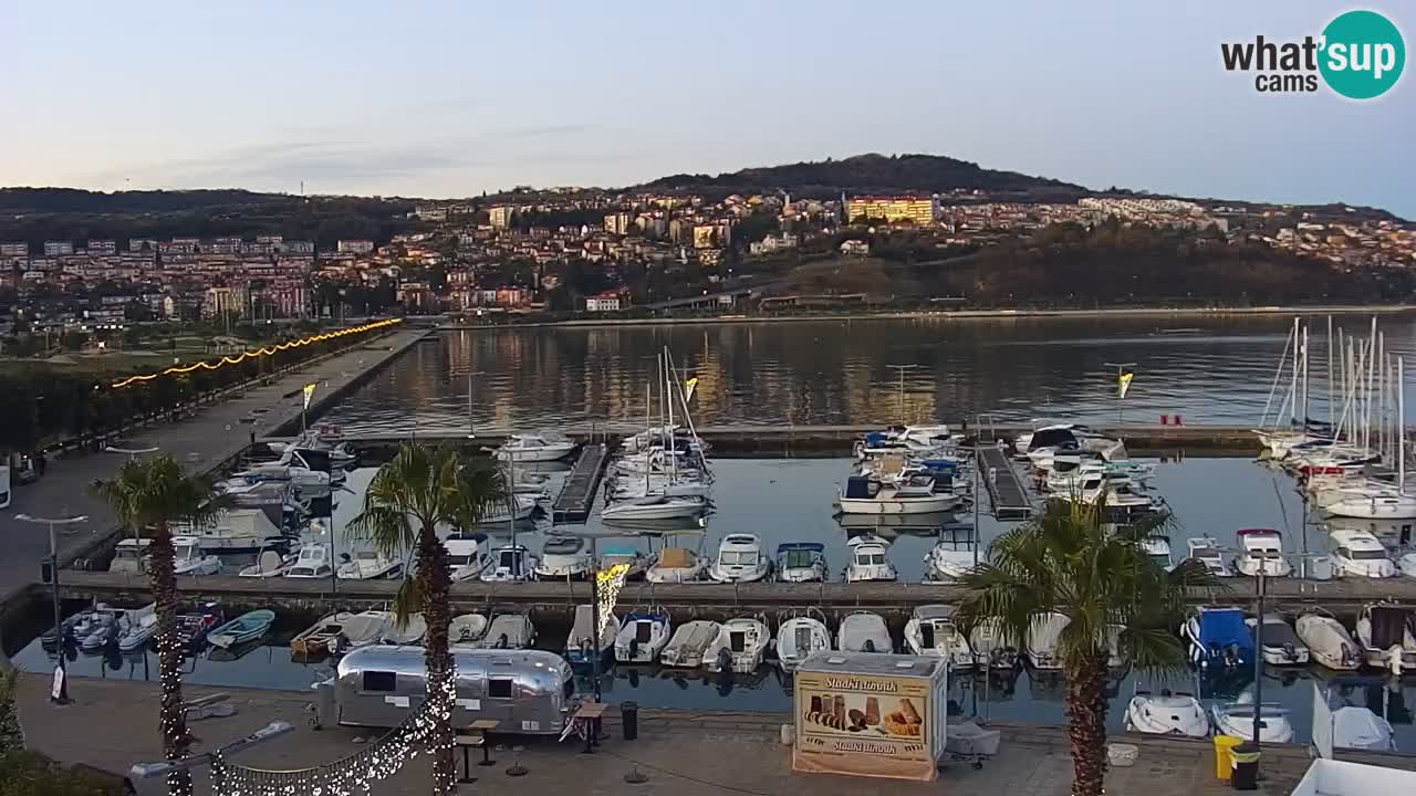 Webcam Koper – Panorama of the marina and promenade from the Grand Hotel Koper