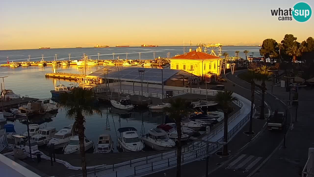 Webcam Koper – Panorama of the marina and promenade from the Grand Hotel Koper