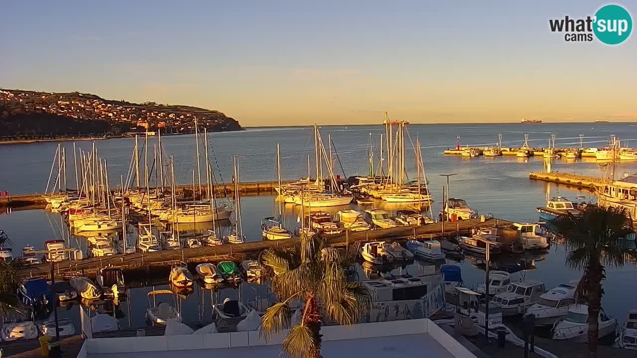 Webcam Koper – Panorama de la marina et de la promenade depuis le Grand Hotel Koper