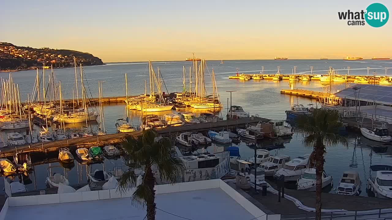 Camera en vivo Koper – puerto deportivo y paseo marítimo desde el Hotel Grand Koper