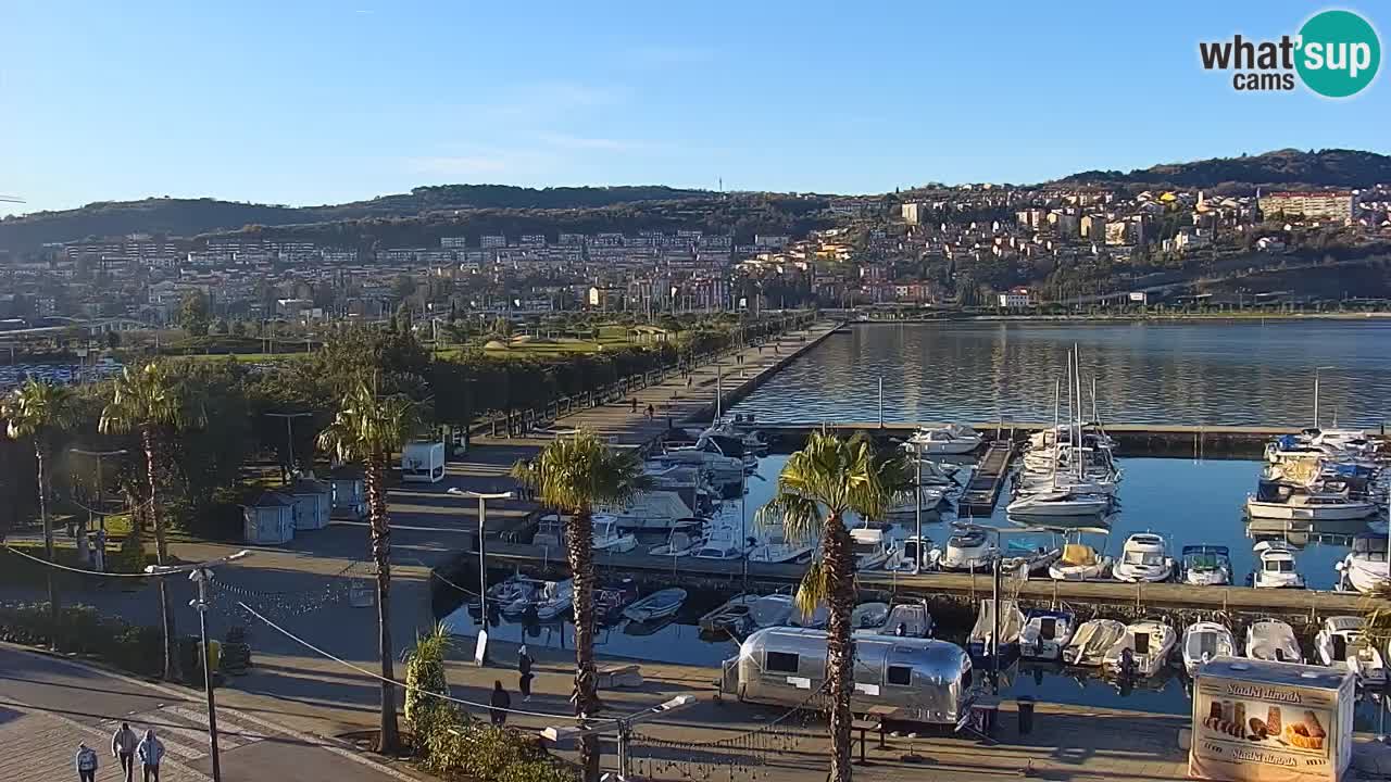 Webcam Koper – Panorama des Jachthafens und der Promenade vom Hotel Grand Koper