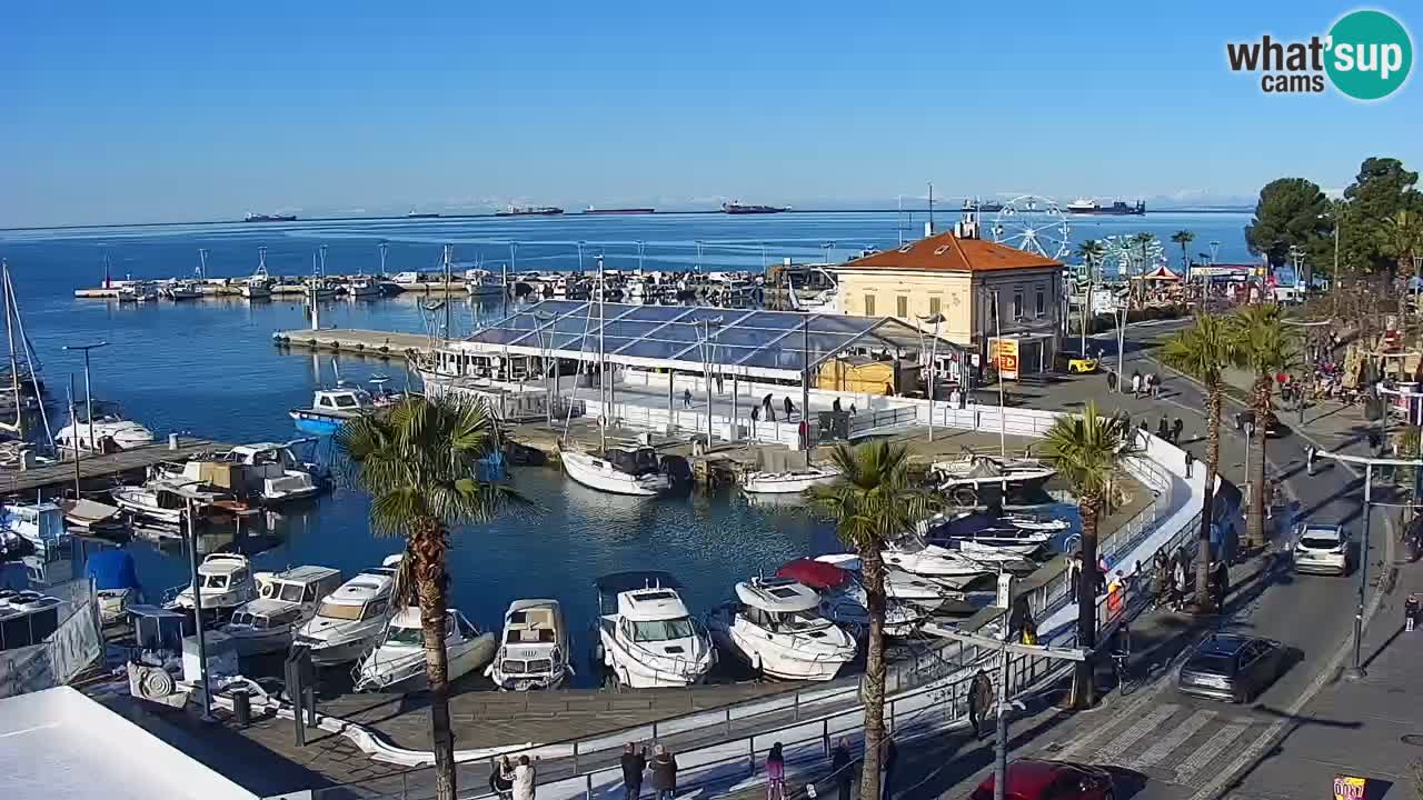 Webcam en direct du port de Koper – port de croisière et de fret – Slovénie