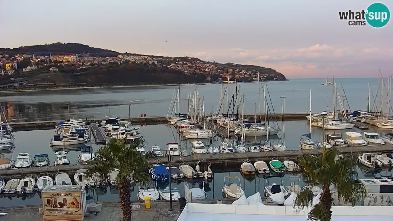 Webcam Koper – Panorama des Jachthafens und der Promenade vom Hotel Grand Koper