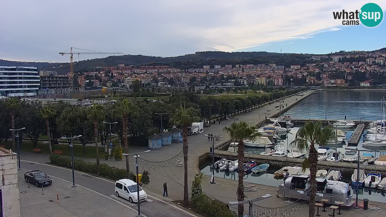 Webcam Koper – Panorama des Jachthafens und der Promenade vom Hotel Grand Koper