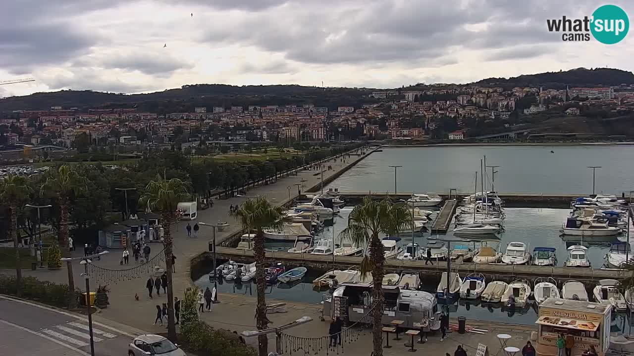 Webcam Koper – Panorama of the marina and promenade from the Grand Hotel Koper