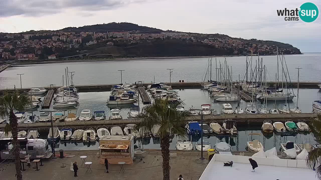 Webcam Koper – Panorama des Jachthafens und der Promenade vom Hotel Grand Koper