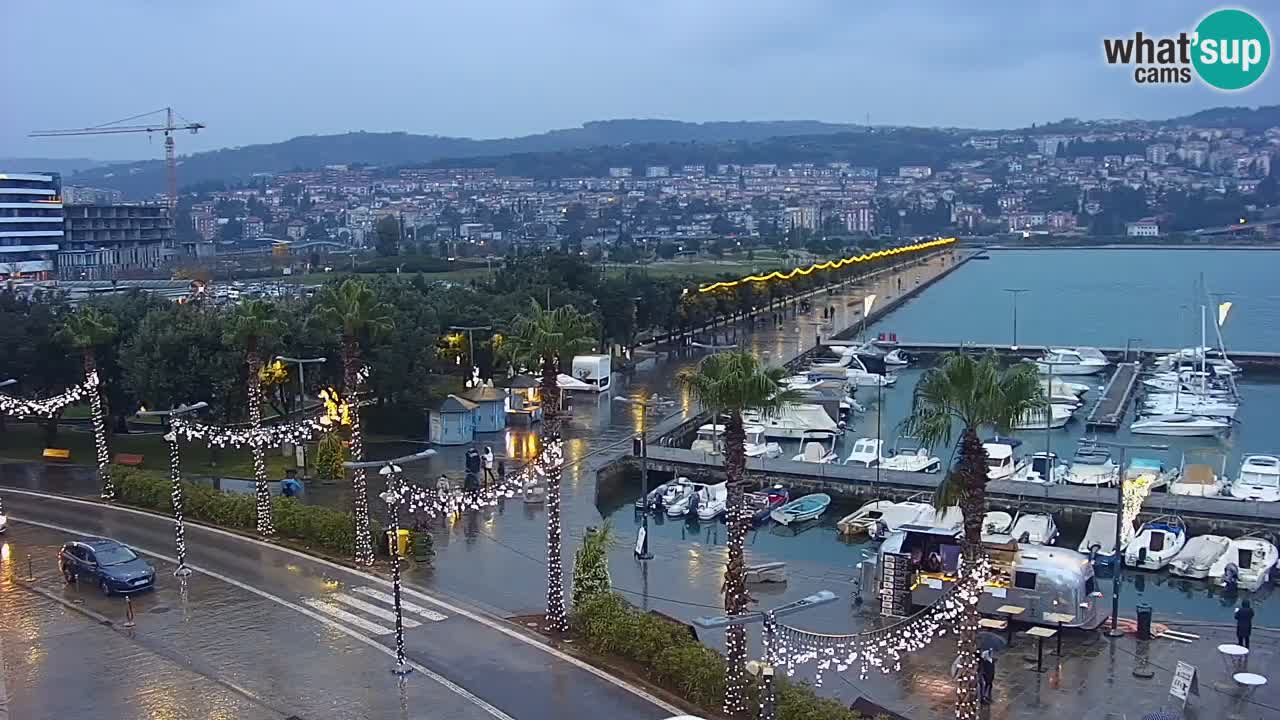 Camera en vivo Koper – puerto deportivo y paseo marítimo desde el Hotel Grand Koper