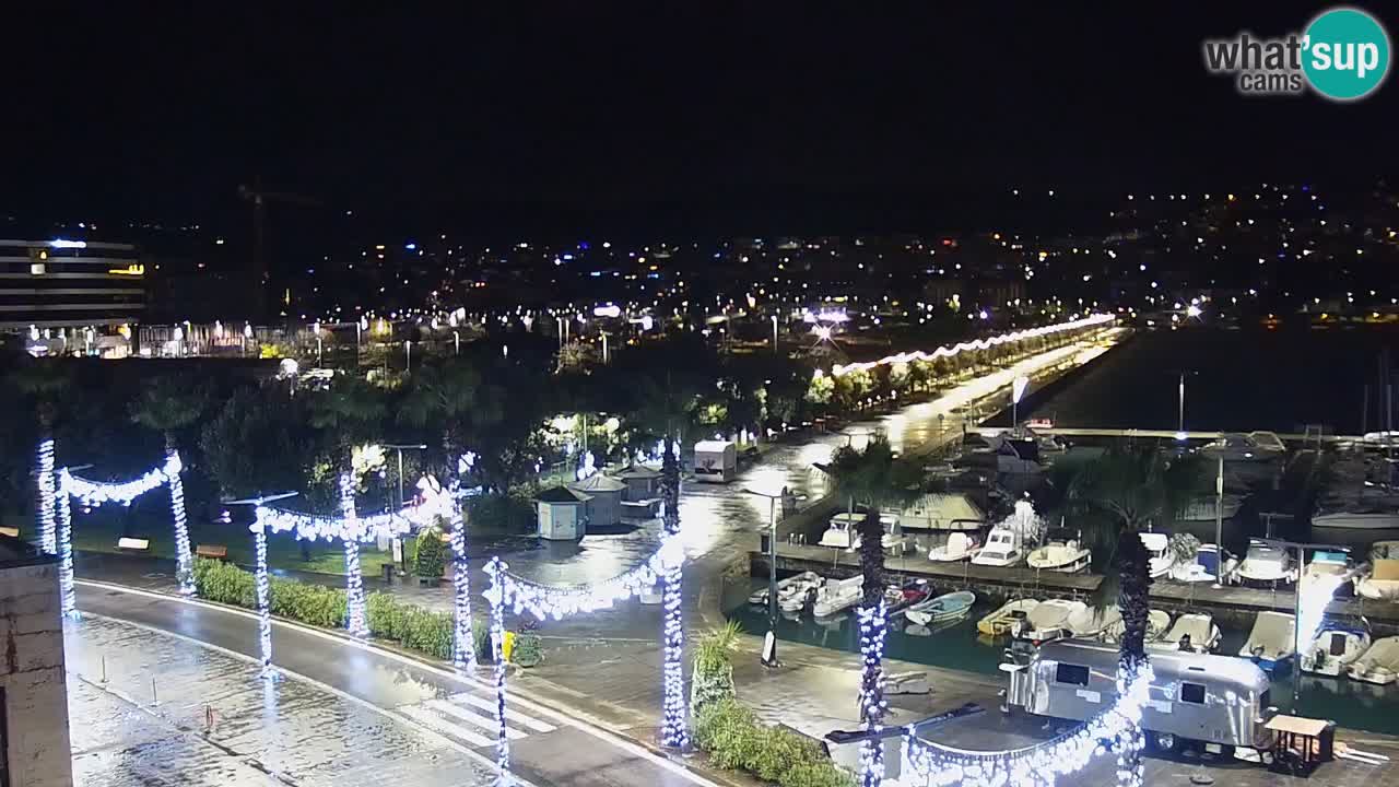 Webcam Koper – Panorama des Jachthafens und der Promenade vom Hotel Grand Koper