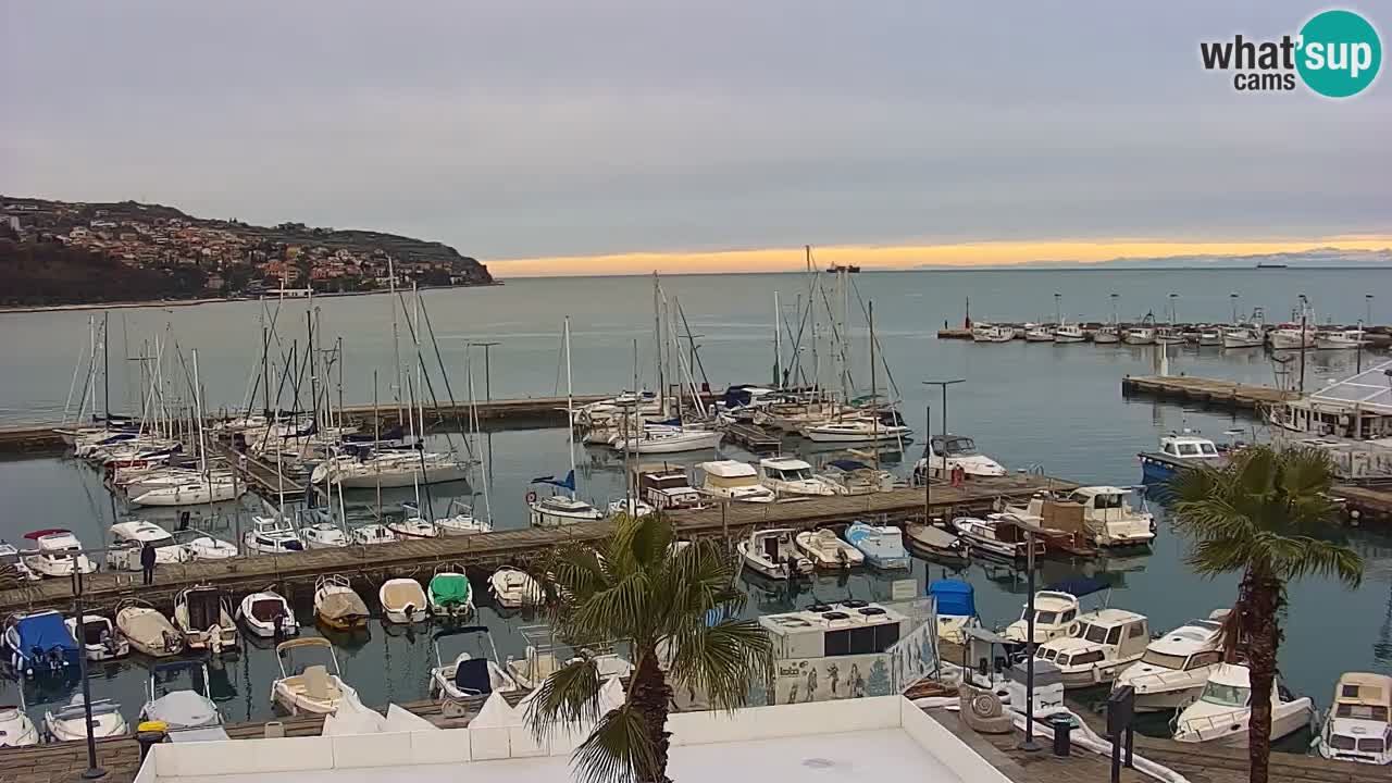 Webcam Koper – Panorama de la marina et de la promenade depuis le Grand Hotel Koper