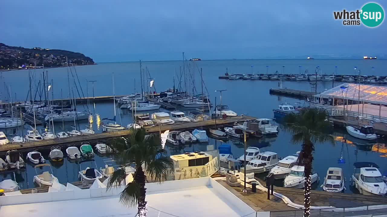 Webcam Koper – Panorama de la marina et de la promenade depuis le Grand Hotel Koper