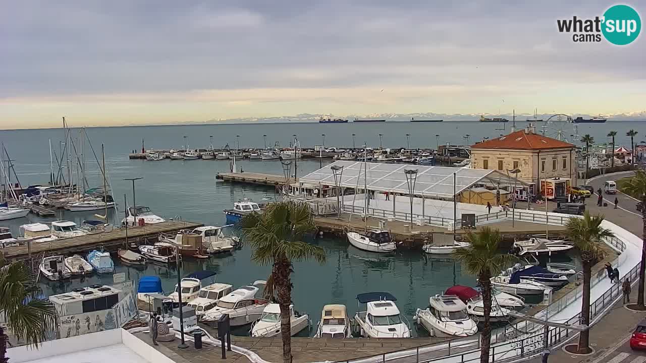 Webcam en direct du port de Koper – port de croisière et de fret – Slovénie