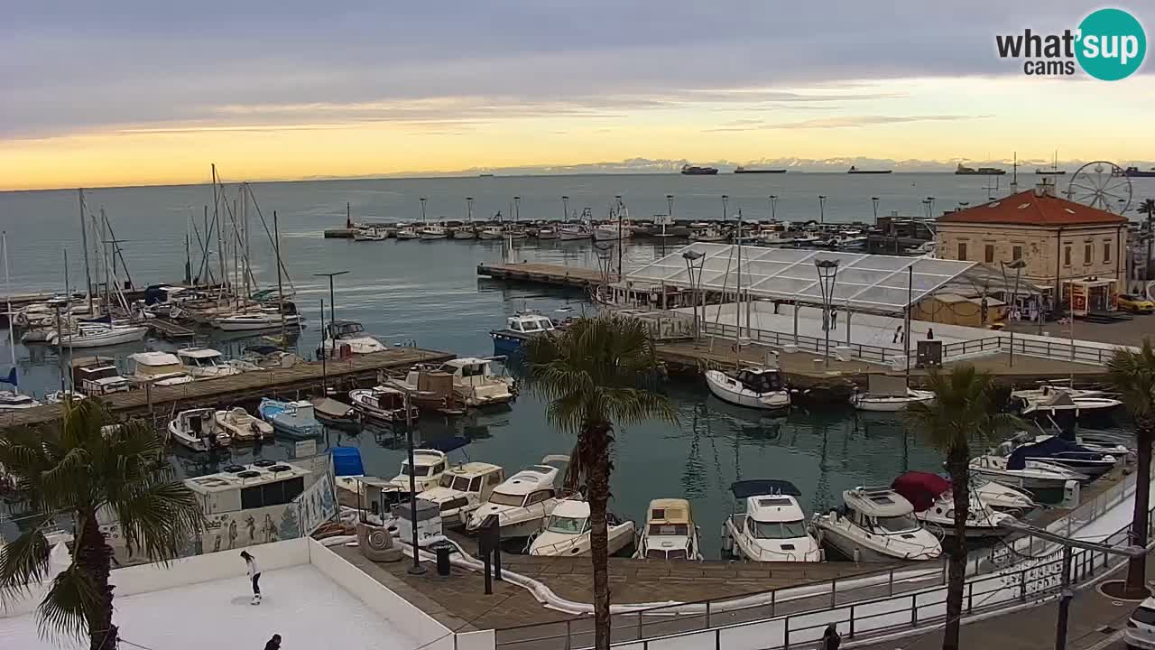 Webcam en direct du port de Koper – port de croisière et de fret – Slovénie