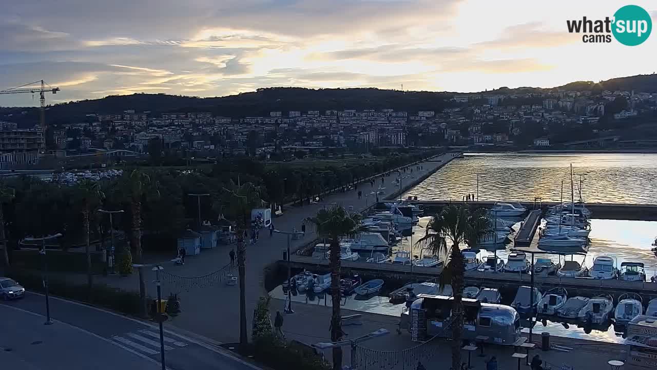 Webcam Koper – Panorama of the marina and promenade from the Grand Hotel Koper