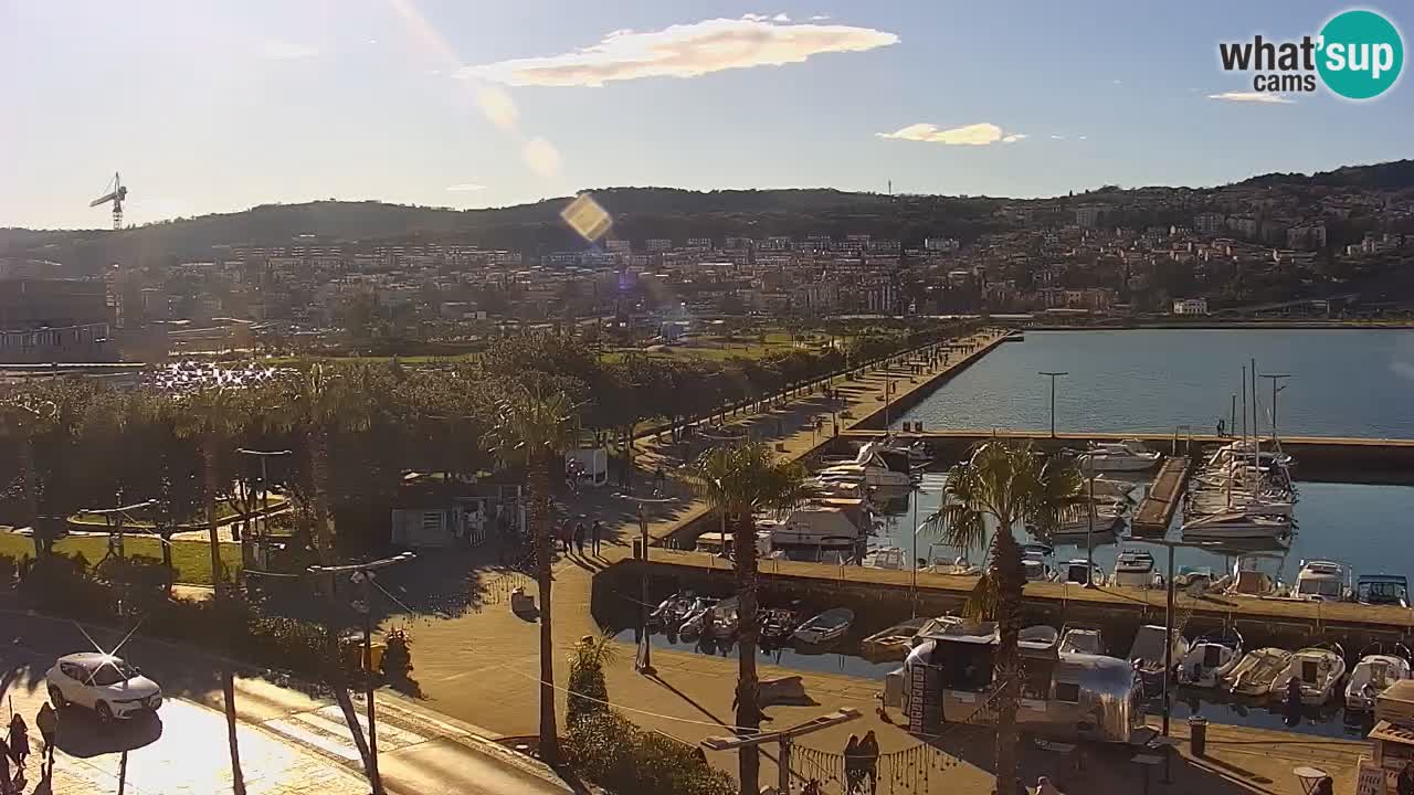 Webcam Koper – Panorama des Jachthafens und der Promenade vom Hotel Grand Koper