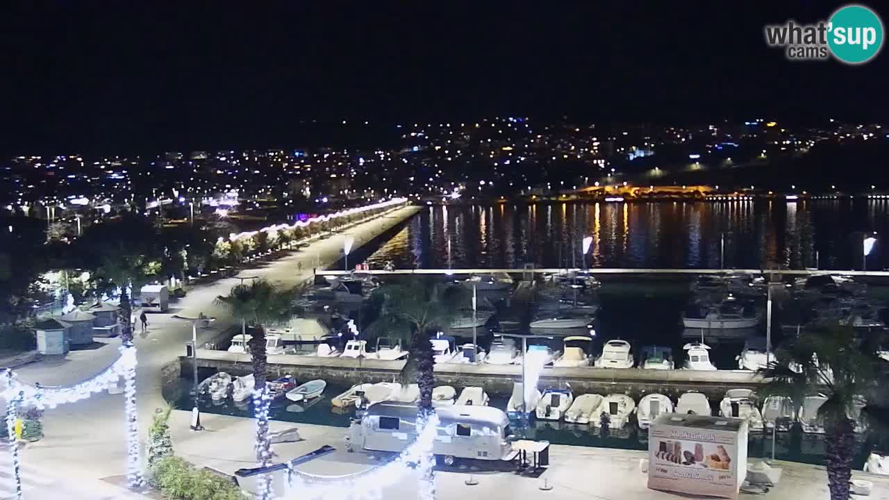 Webcam Koper – Panorama des Jachthafens und der Promenade vom Hotel Grand Koper