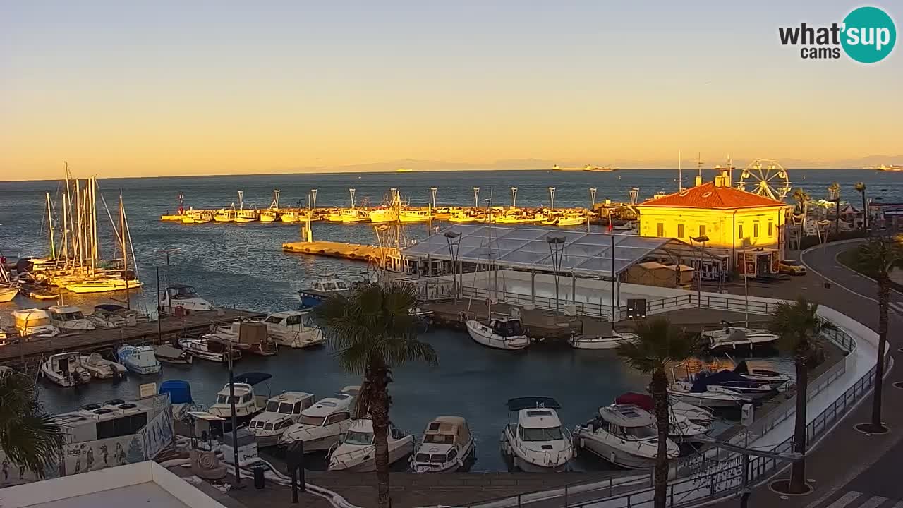 Webcam en direct du port de Koper – port de croisière et de fret – Slovénie