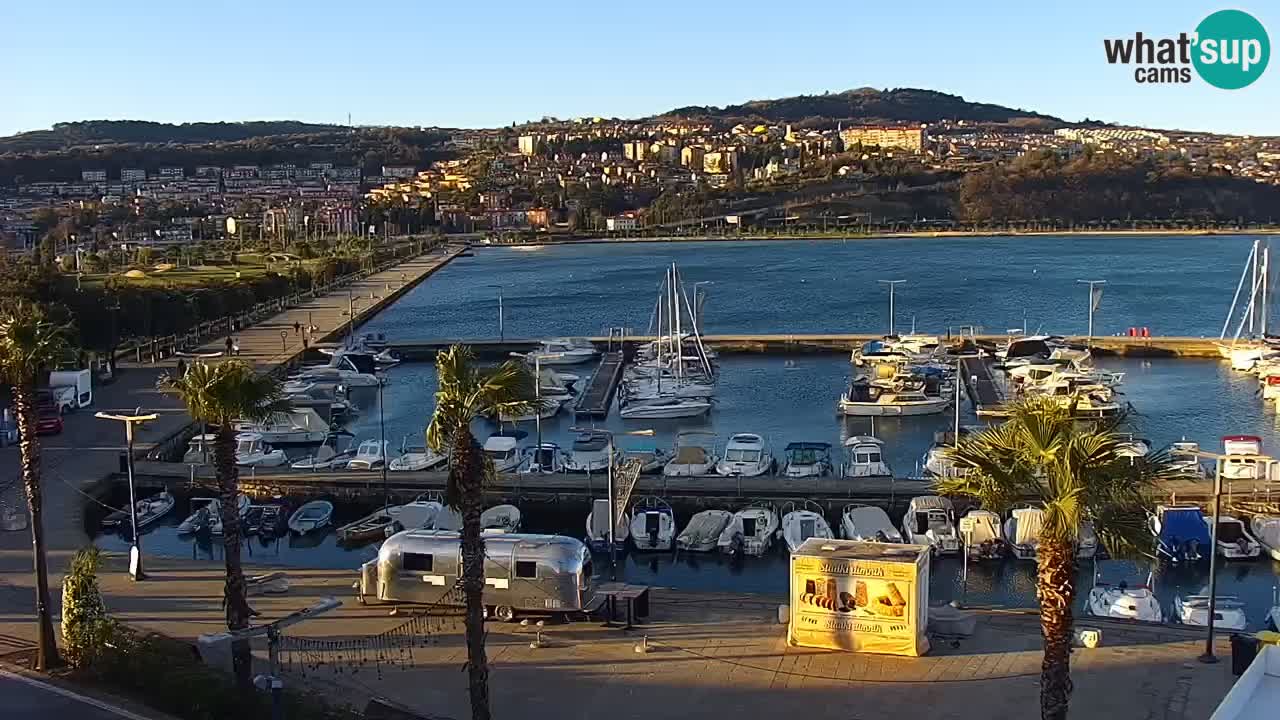 Spletna kamera Koper – Panorama na marino in promenado s Hotela Grand Koper