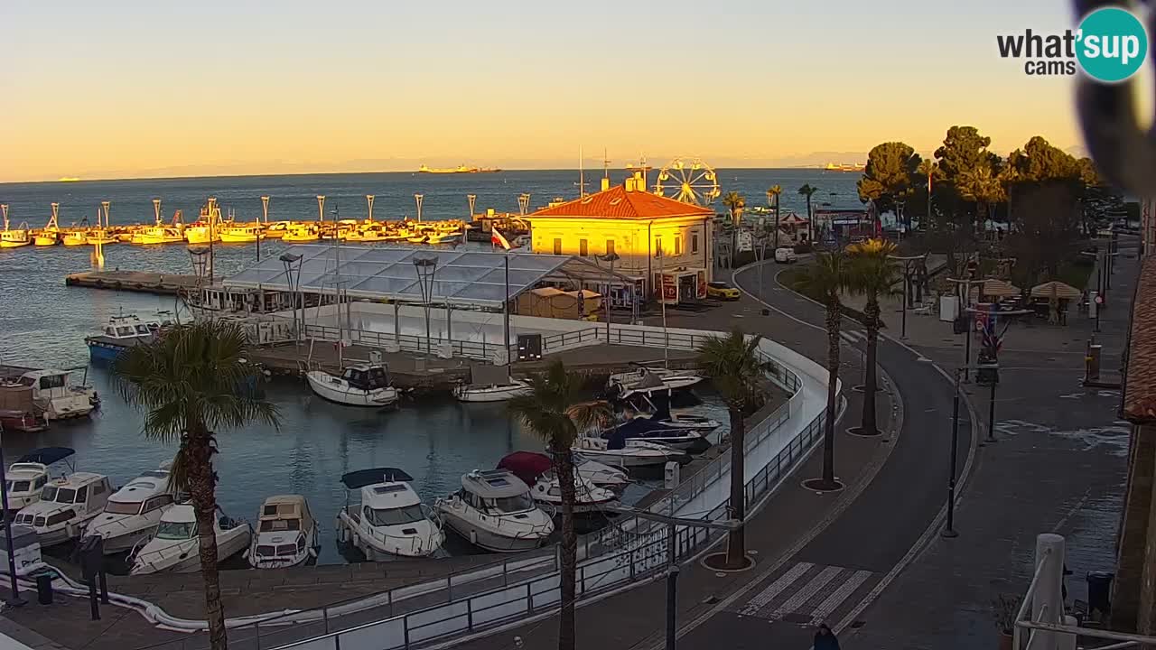 Webcam Koper – Panorama de la marina et de la promenade depuis le Grand Hotel Koper