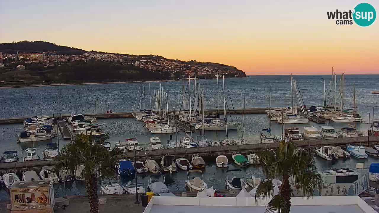 Webcam Koper – Panorama de la marina et de la promenade depuis le Grand Hotel Koper