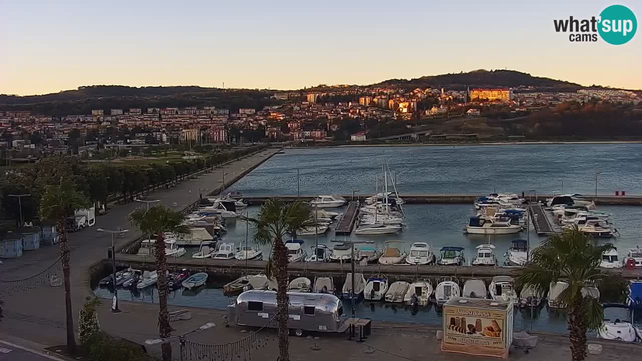 Webcam Koper – Panorama de la marina et de la promenade depuis le Grand Hotel Koper