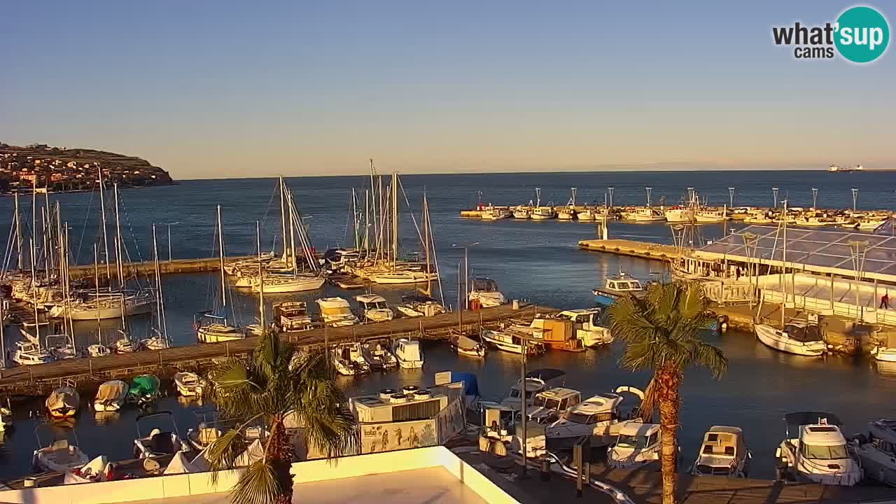 Webcam en direct du port de Koper – port de croisière et de fret – Slovénie