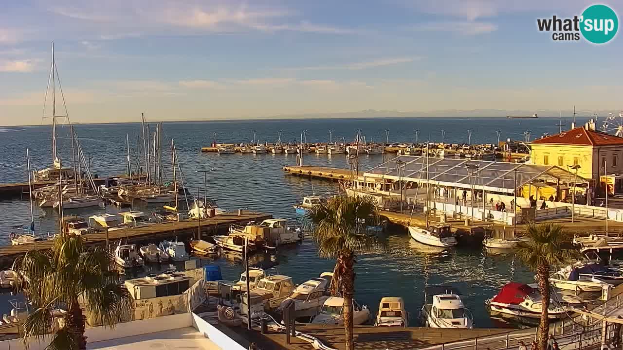 Webcam Koper – Panorama of the marina and promenade from the Grand Hotel Koper