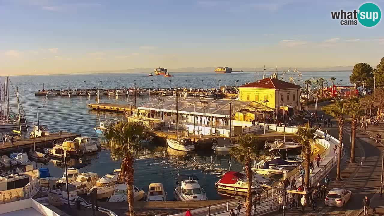 Webcam Koper – Panorama of the marina and promenade from the Grand Hotel Koper