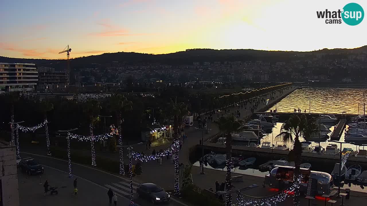 Webcam Koper – Panorama de la marina et de la promenade depuis le Grand Hotel Koper