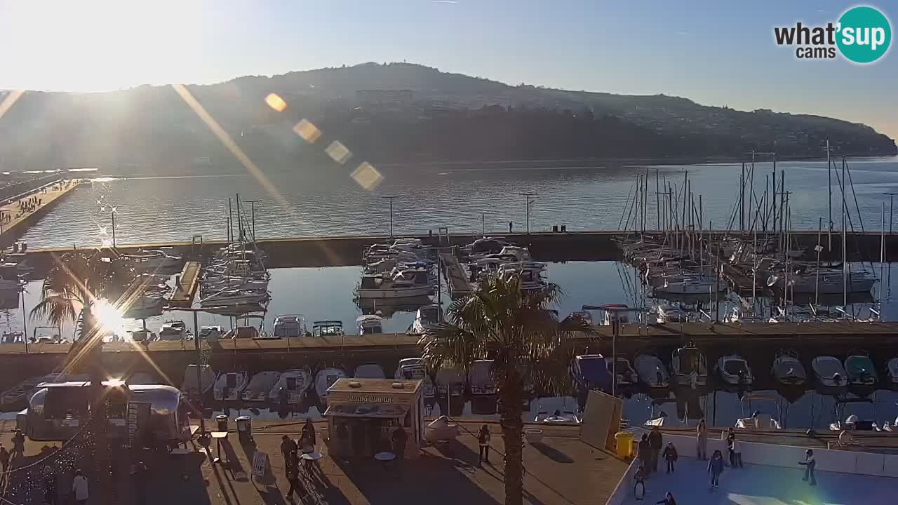 Webcam Koper – Panorama de la marina et de la promenade depuis le Grand Hotel Koper