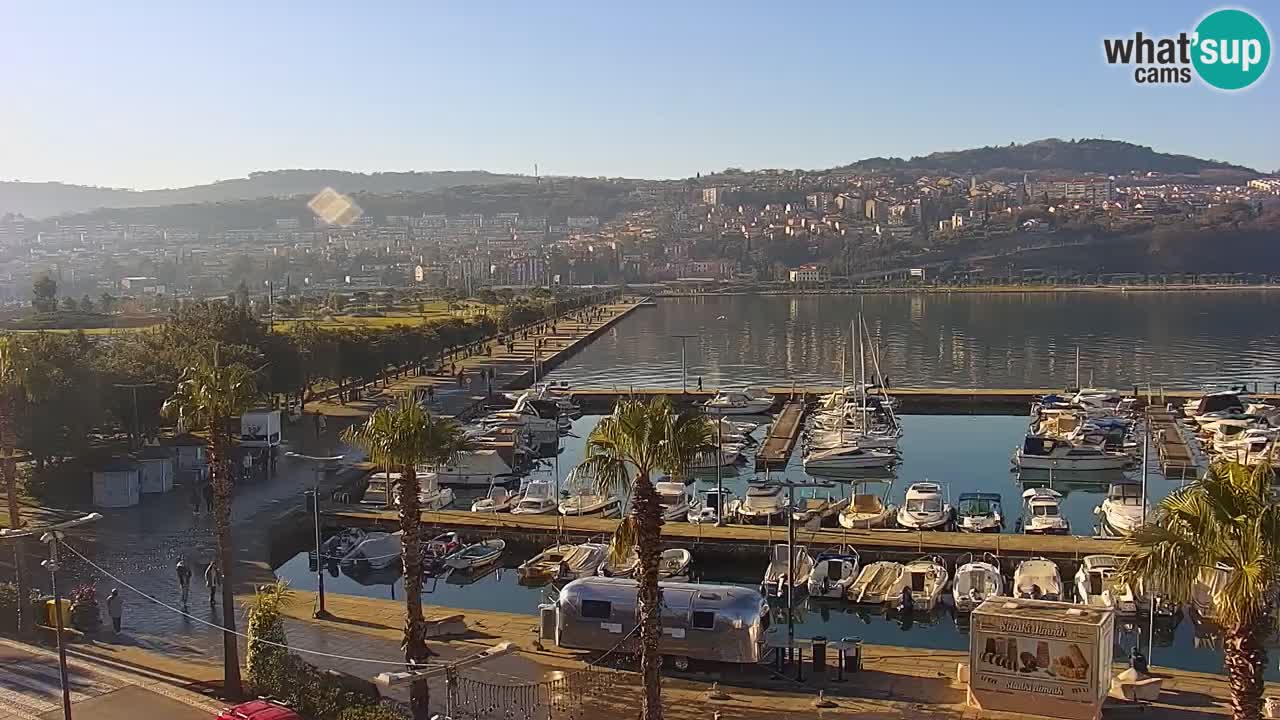 Spletna kamera Koper – Panorama na marino in promenado s Hotela Grand Koper