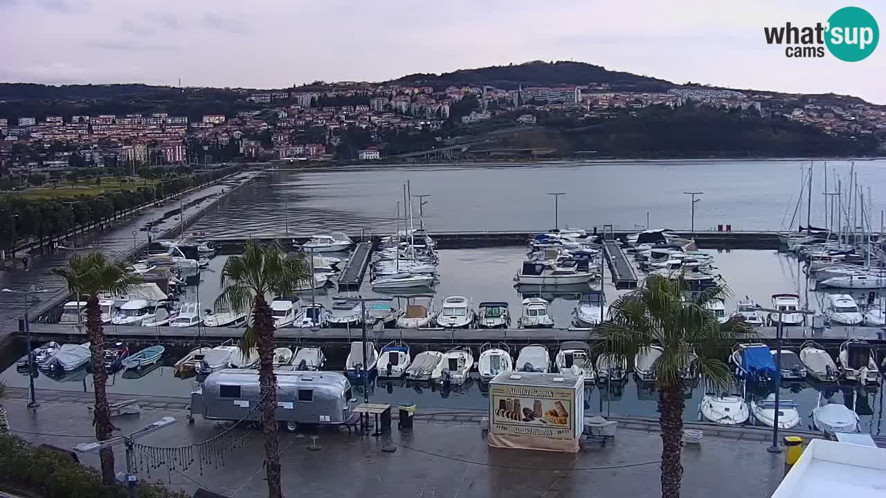 Camera en vivo Koper – puerto deportivo y paseo marítimo desde el Hotel Grand Koper