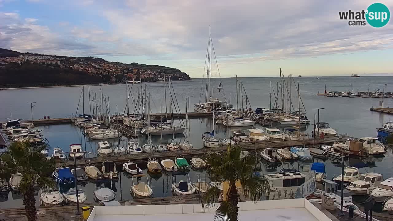 Webcam Koper – Panorama de la marina et de la promenade depuis le Grand Hotel Koper