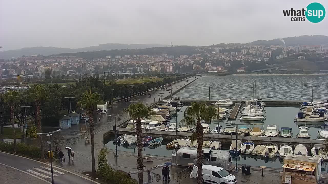 Webcam Koper – Panorama de la marina et de la promenade depuis le Grand Hotel Koper