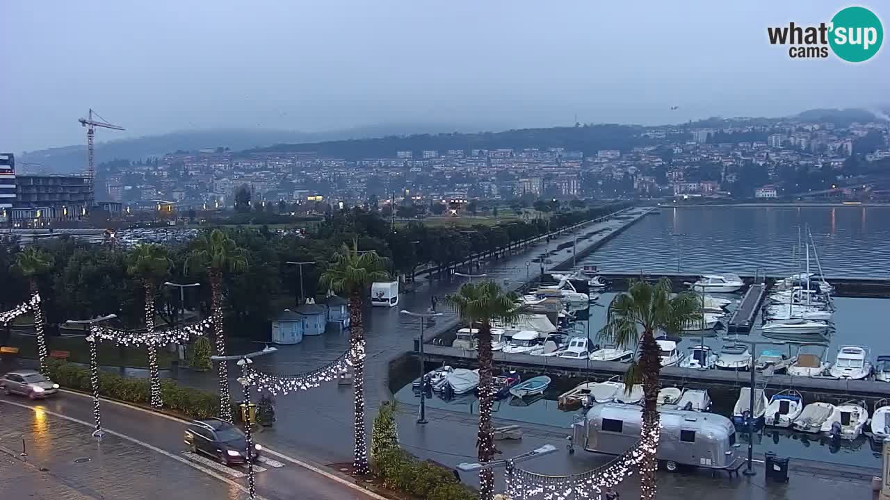 Webcam Koper – Panorama of the marina and promenade from the Grand Hotel Koper