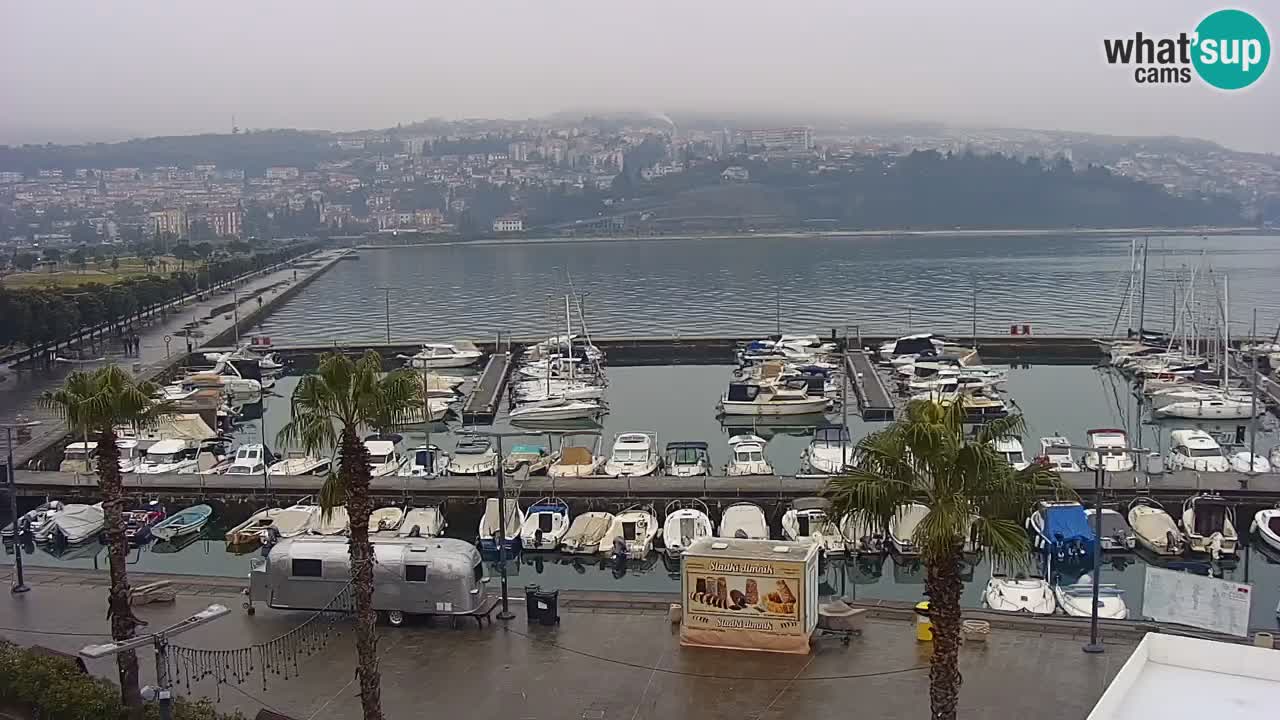 Webcam en direct du port de Koper – port de croisière et de fret – Slovénie