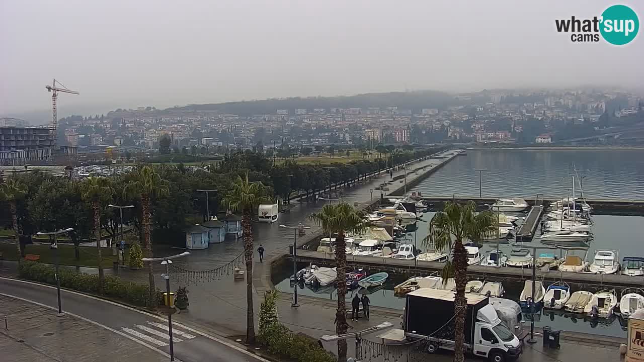 Webcam en direct du port de Koper – port de croisière et de fret – Slovénie