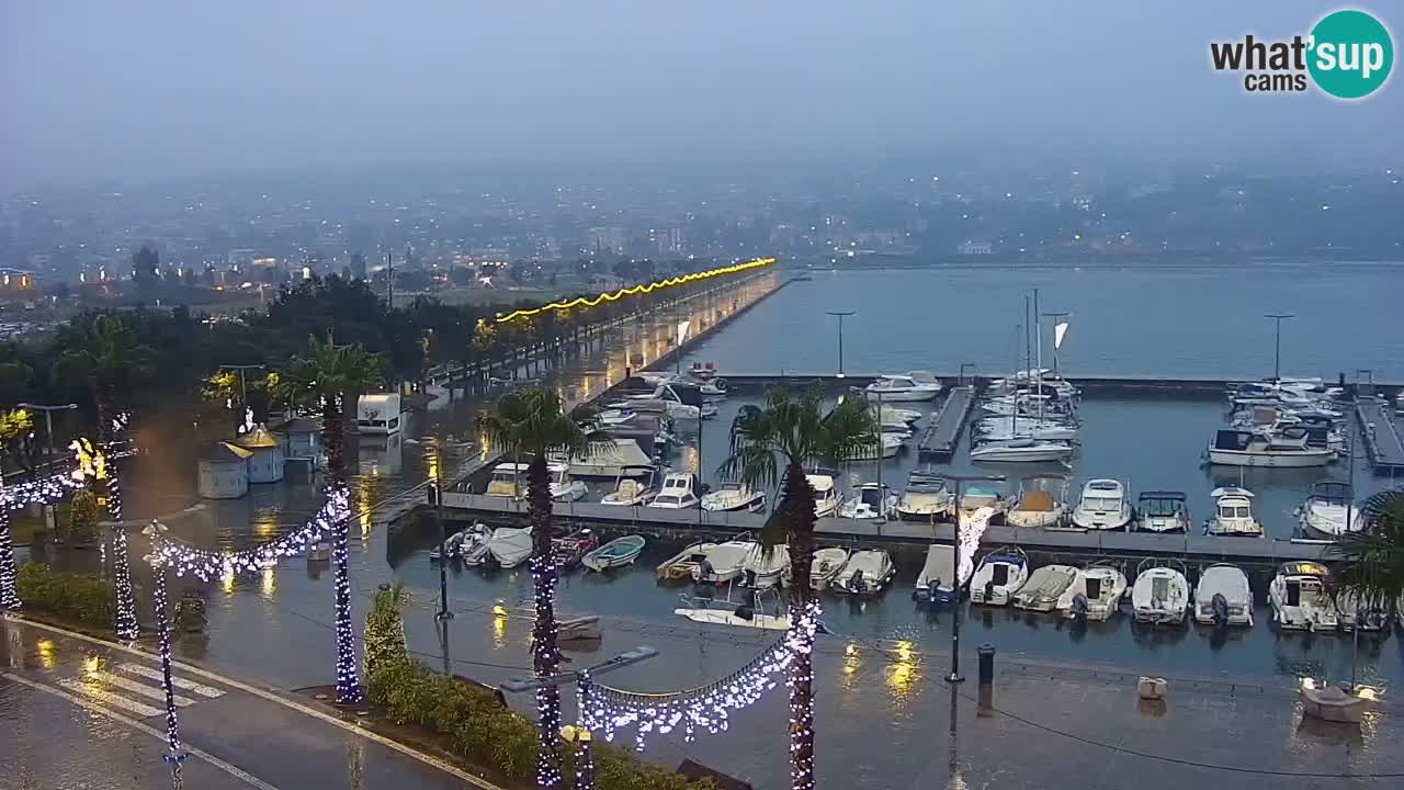 Webcam Koper – Panorama de la marina et de la promenade depuis le Grand Hotel Koper