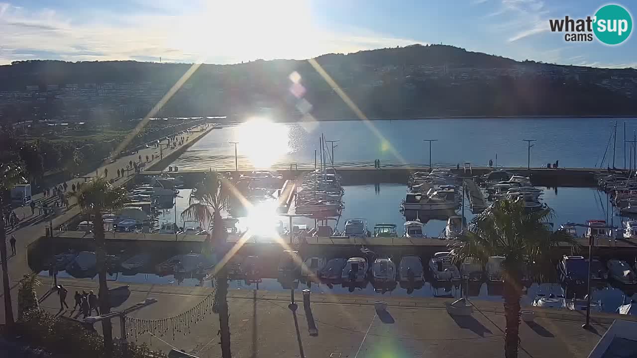 Webcam Koper – Panorama of the marina and promenade from the Grand Hotel Koper