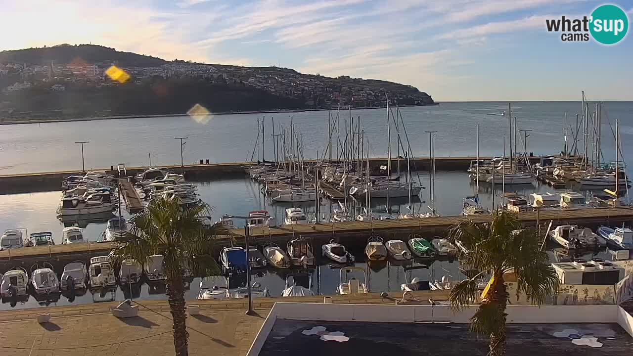 Camera en vivo Koper – puerto deportivo y paseo marítimo desde el Hotel Grand Koper