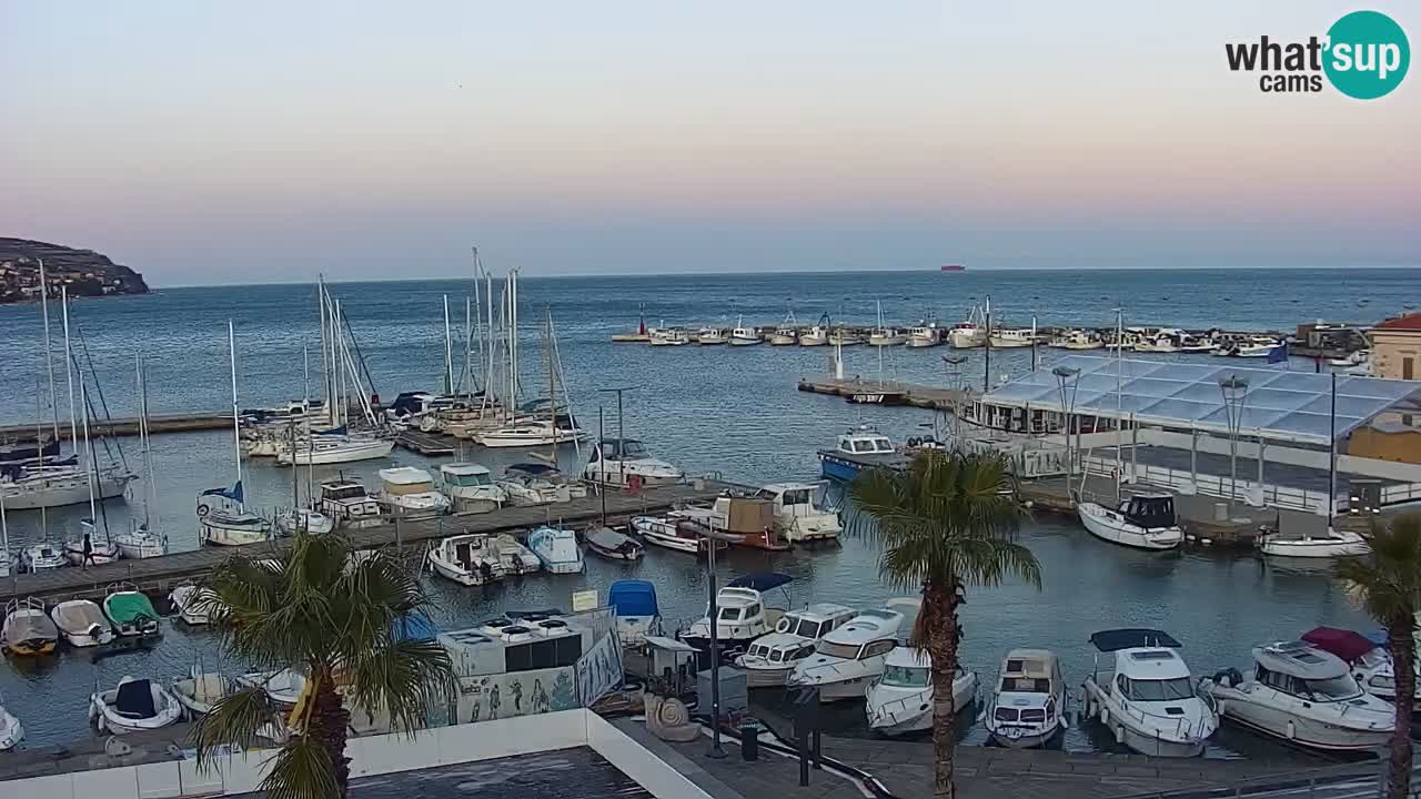 Webcam Koper – Panorama des Jachthafens und der Promenade vom Hotel Grand Koper