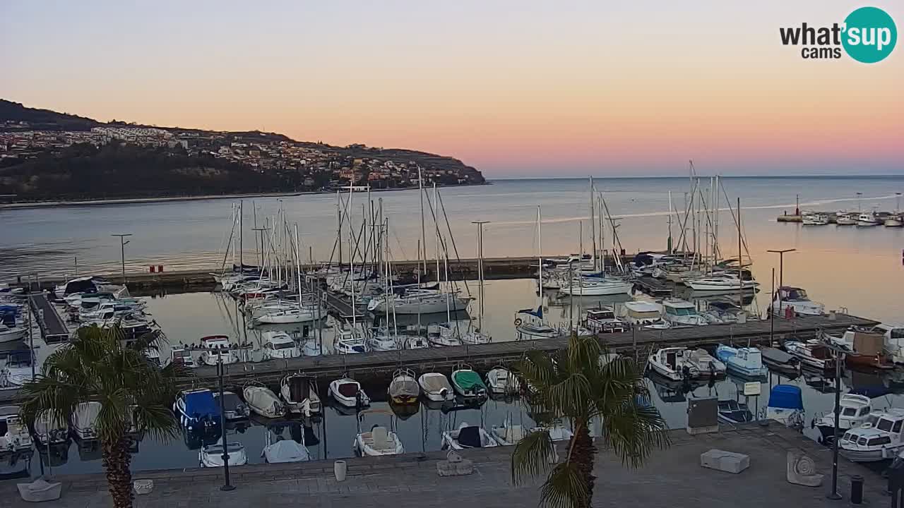 Camera en vivo Koper – puerto deportivo y paseo marítimo desde el Hotel Grand Koper