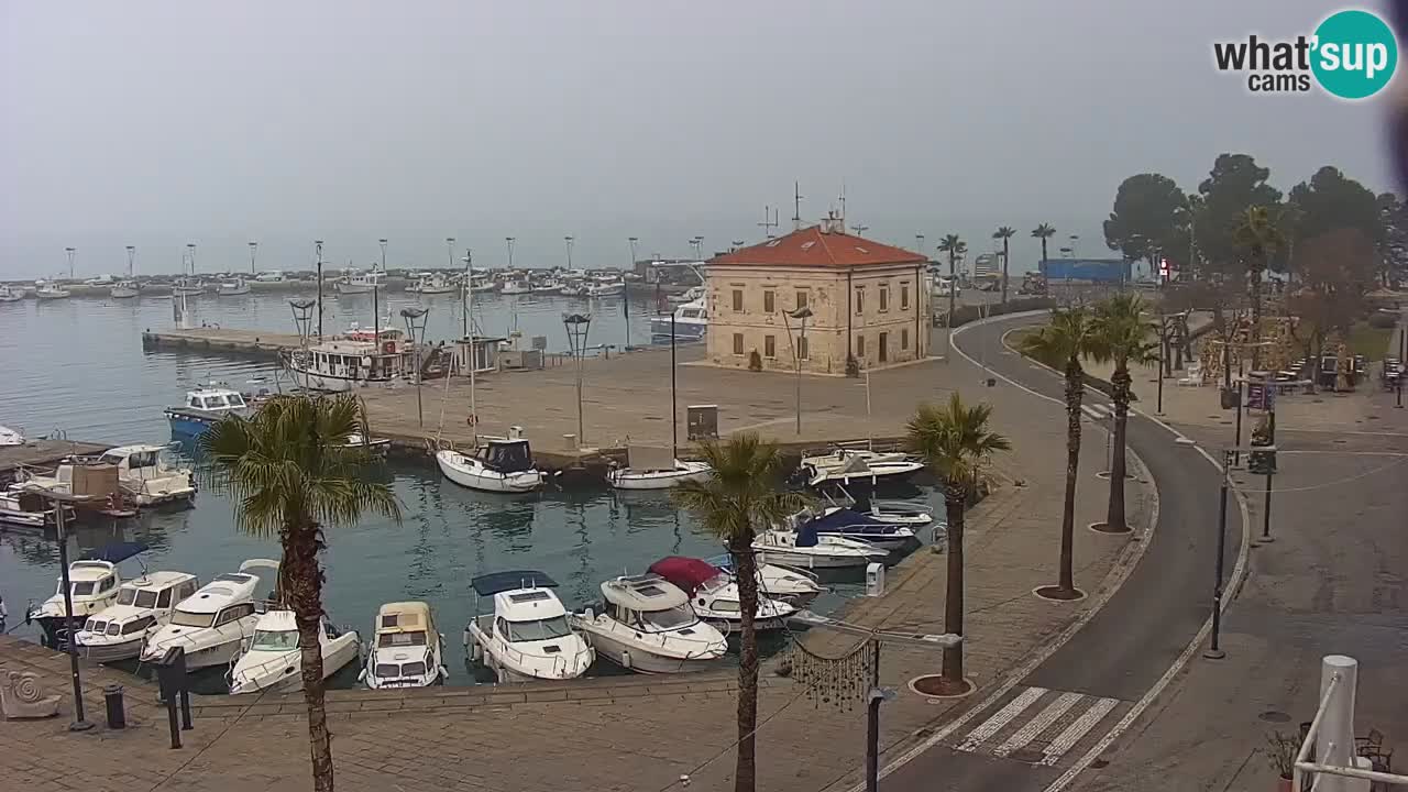 Webcam Koper – Panorama des Jachthafens und der Promenade vom Hotel Grand Koper