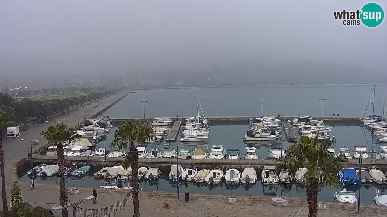 Webcam Koper – Panorama des Jachthafens und der Promenade vom Hotel Grand Koper