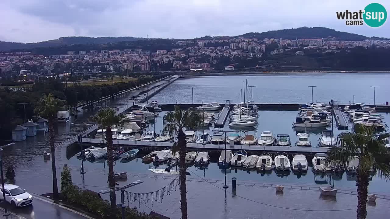 Webcam Koper – Panorama de la marina et de la promenade depuis le Grand Hotel Koper