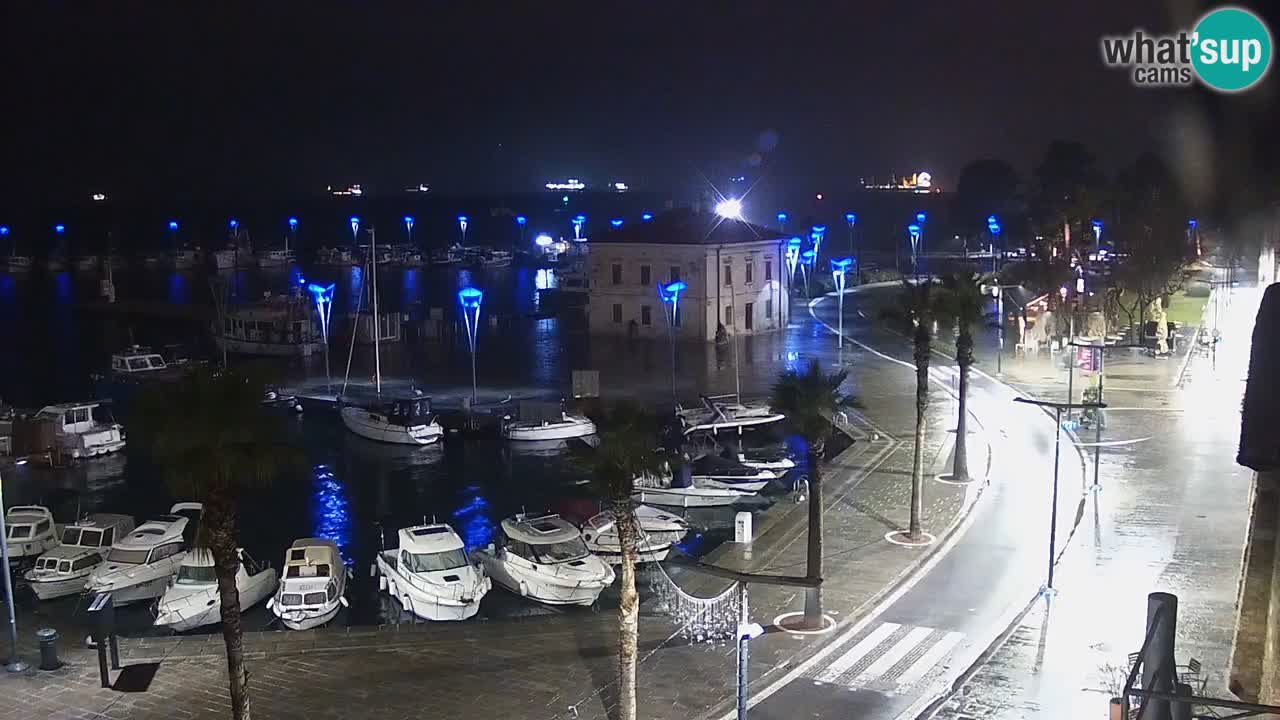 Webcam Koper – Panorama des Jachthafens und der Promenade vom Hotel Grand Koper